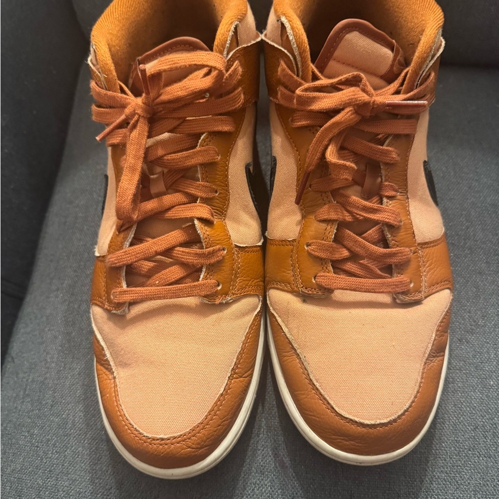 Men’s Nike Dunk Mid- Amber - Picture 2 of 8